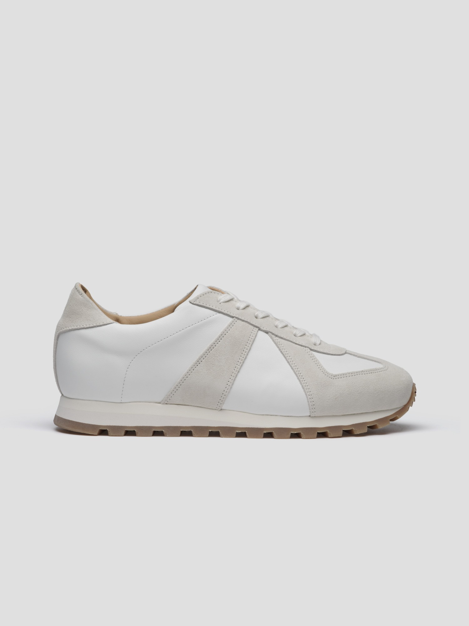 balmoral 07 suede leather bone white 스니커즈와 구두